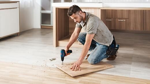 Bosch Professional GSR 120-LI + 23 parça vidalama seti